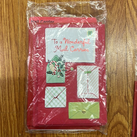 8- Hallmark Christmas cards for your mail carrier - Picture 2 of 7